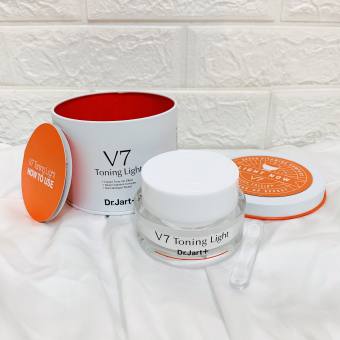 KEM DƯỠNG TRẮNG DA V7 TONING LIGHT