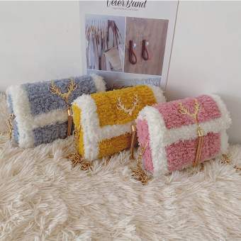 Túi handmade tự đan đeo chéo len xù phối màu thời trang - Phụ kiện đan túi HAVAKI