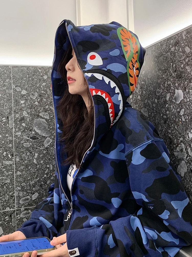 Girl on sale bape hoodie