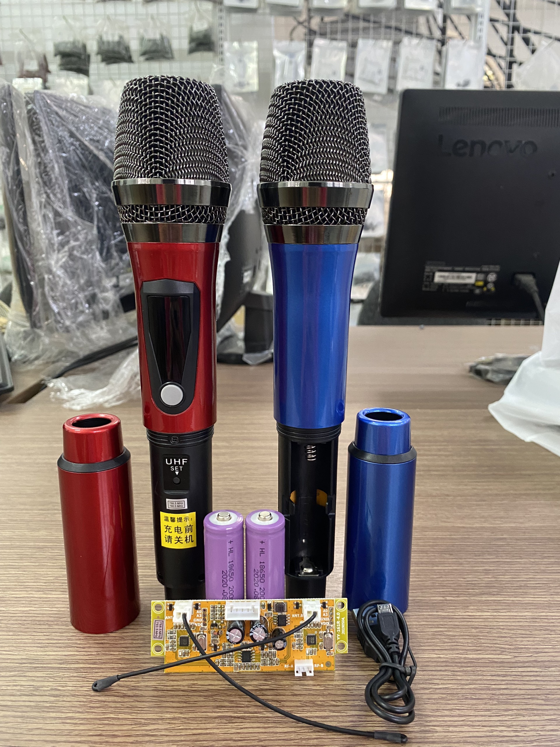 Micro không dây loa kéo uhf pin 18650 hát cả ngày!!!