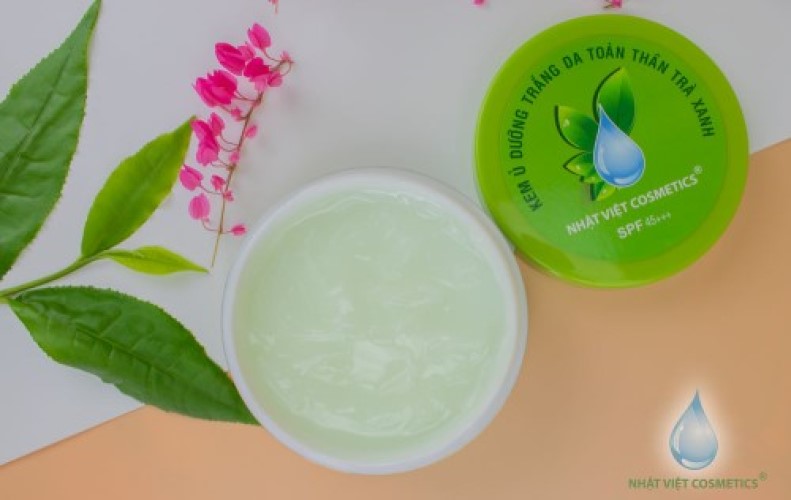 Kem ủ dưỡng trắng da toàn thân trà xanh nhật việt 200g