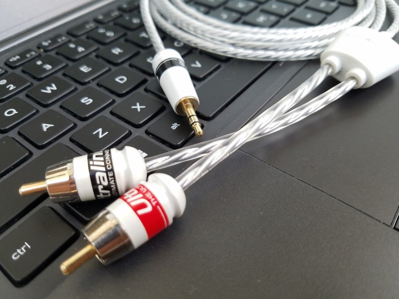 Dây 3.5 ra 2 av cao cấp, thương hiệu ultralink, dài 2 mét - dây tín hiệu âm thanh 3.5 ra 2 đầu av