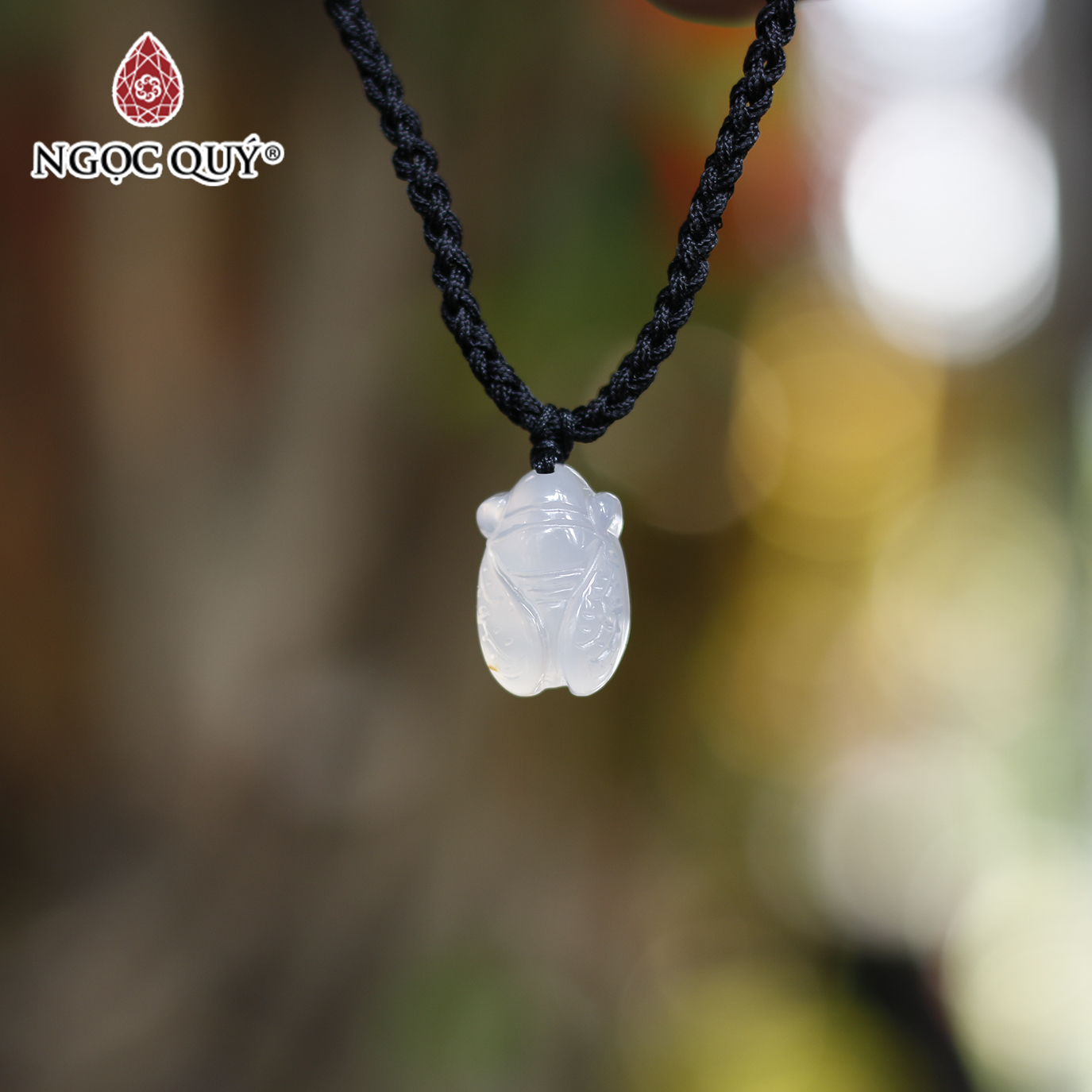 Mặt dây chuyền con ve sầu ngọc thiền mã não trắng 2.0x1.3cm mệnh thủykim - Ngọc Quý Gemstones