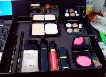 Bộ mỹ phẩm trang điểm 9 món Chan el.