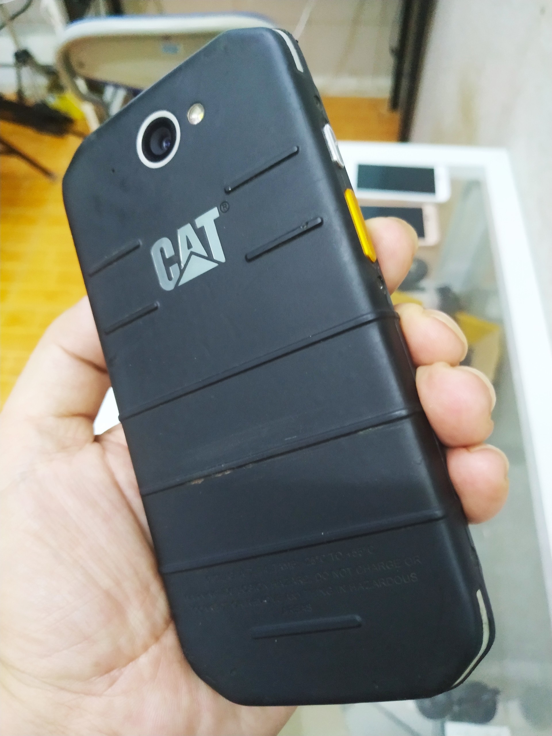 Điện thoại cat s48c chống nước va đập