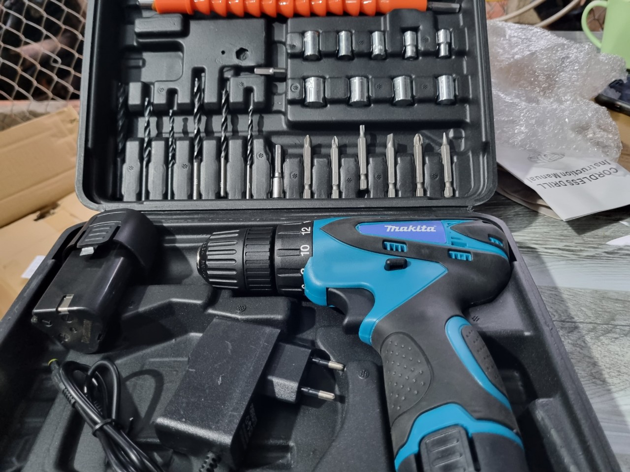 May khoan bắt vít makita pin 12V