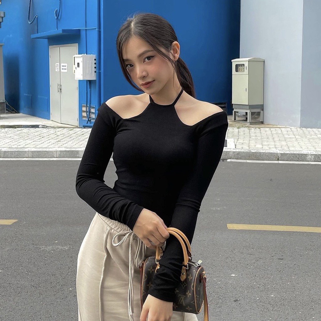 Áo cổ yếm tay dài, vạt bầu - tharo clothing