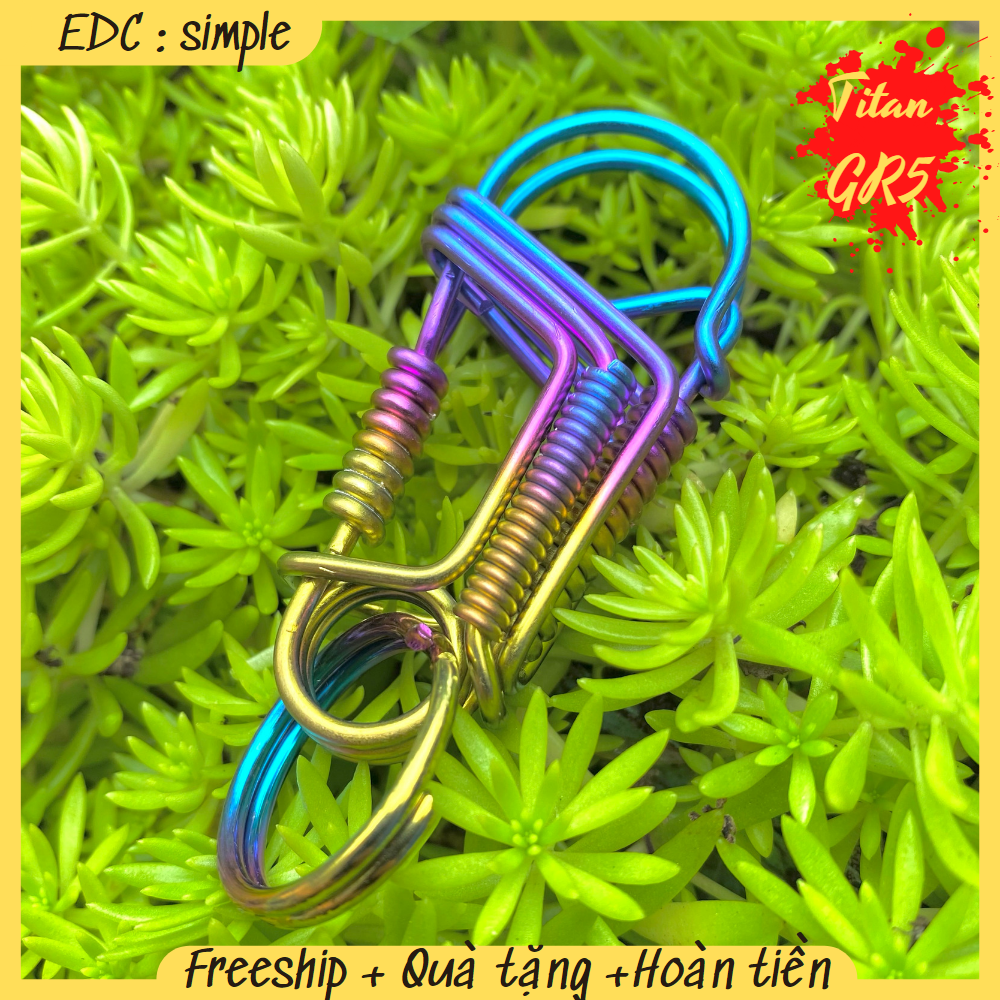Móc khóa titan thủ công độc lạ