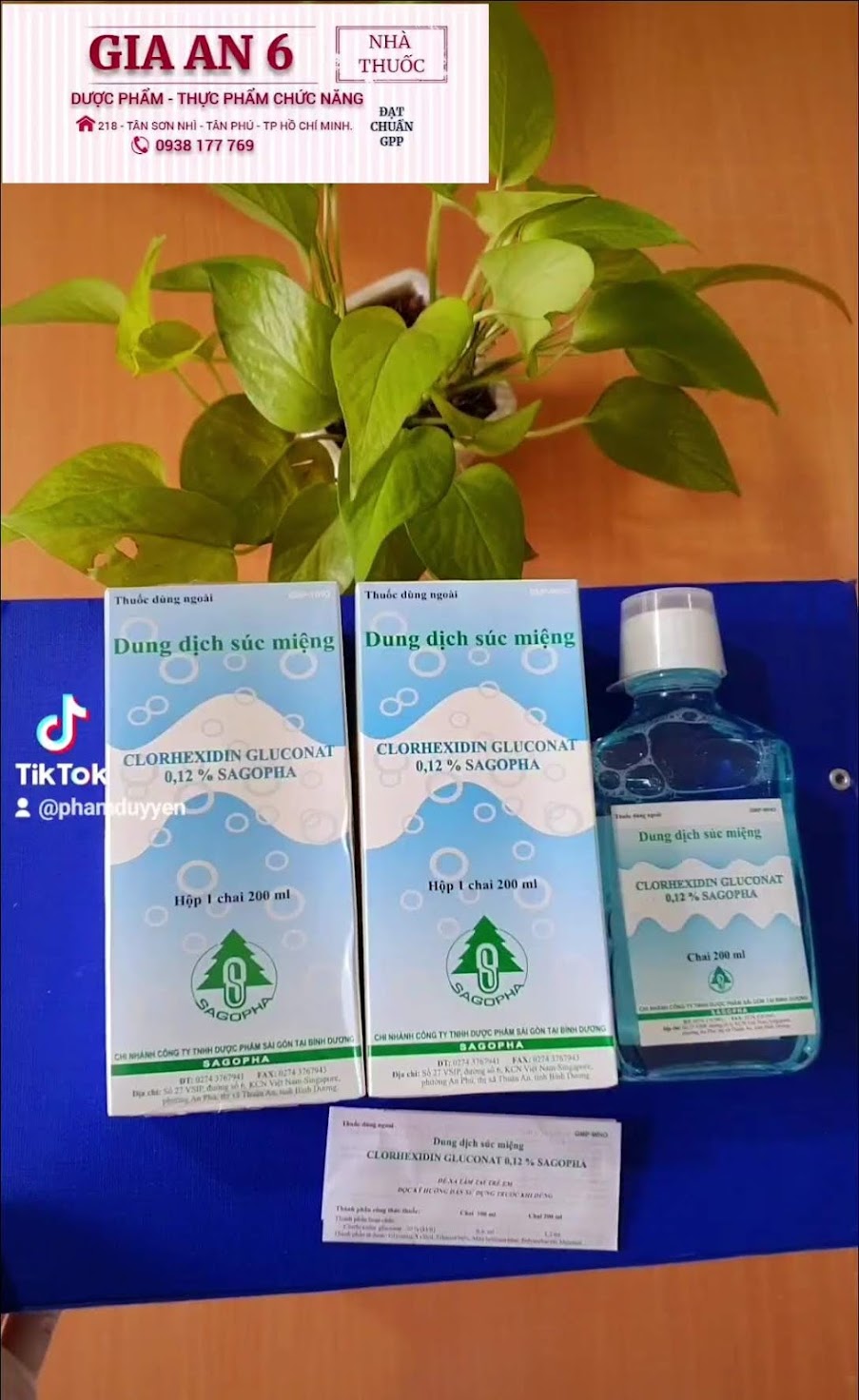 Nước súc miệng clorhexidin .