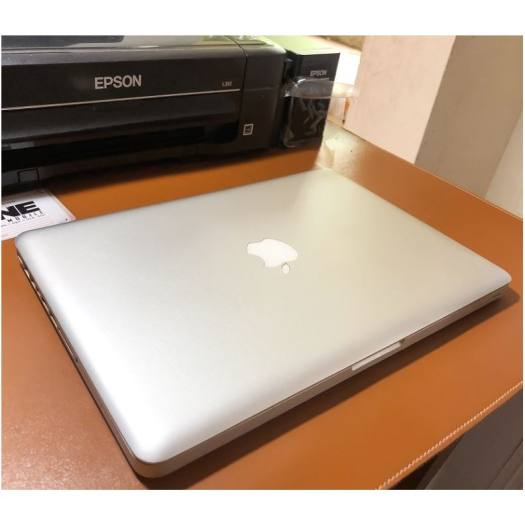 Macbook Pro Vỏ Nhôm mid 2010 8Gb Ram, SSD 128Gb , Logo+phím led Cực Đẹp Sang Chảnh
