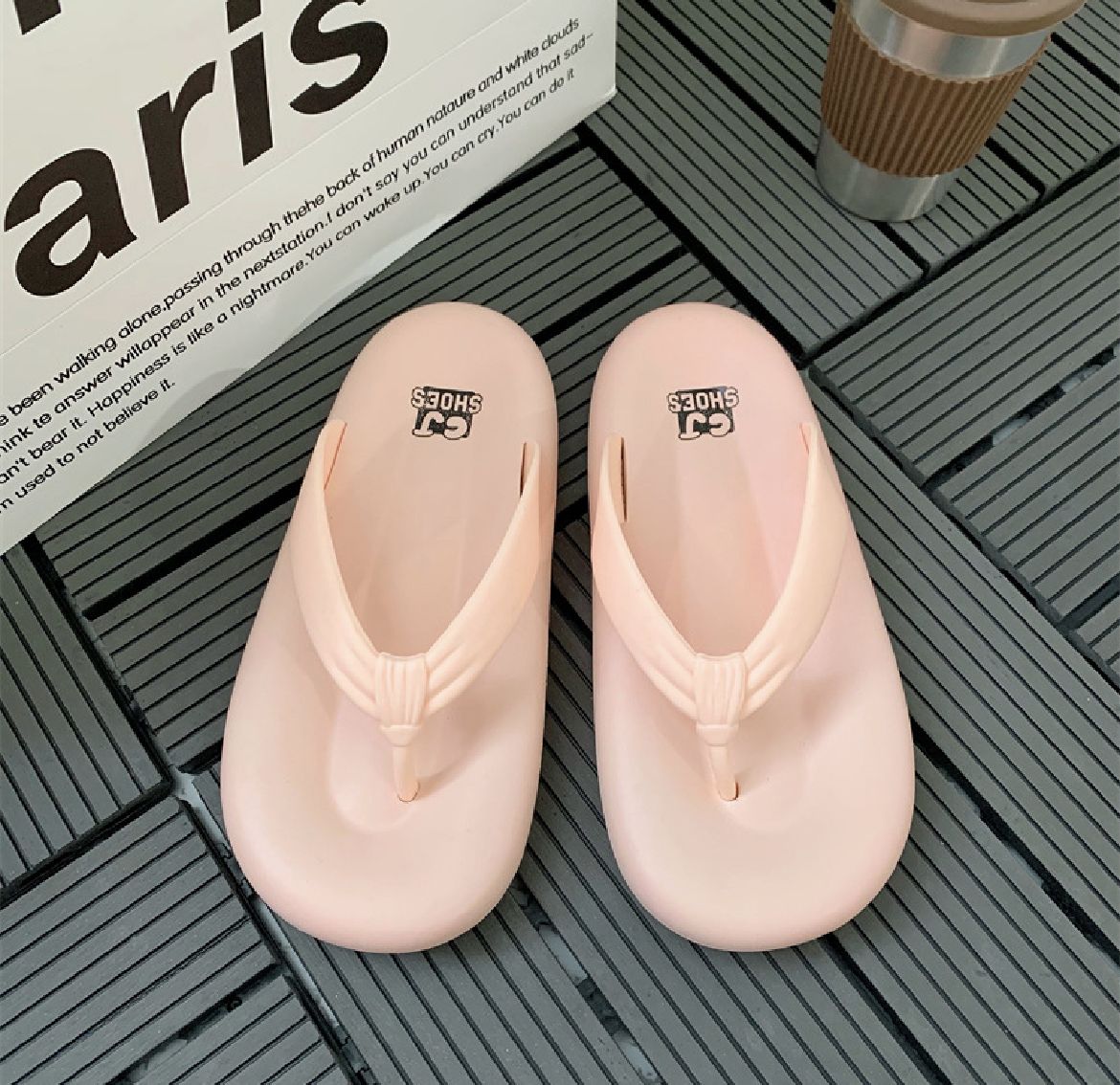 สินค้าพร้อมส่ง รองเท้าแตะหูคีบ รองเท้าใส่ในบ้าน พื้นนุ่ม ราคา 49 บาท*ส่งฟรี