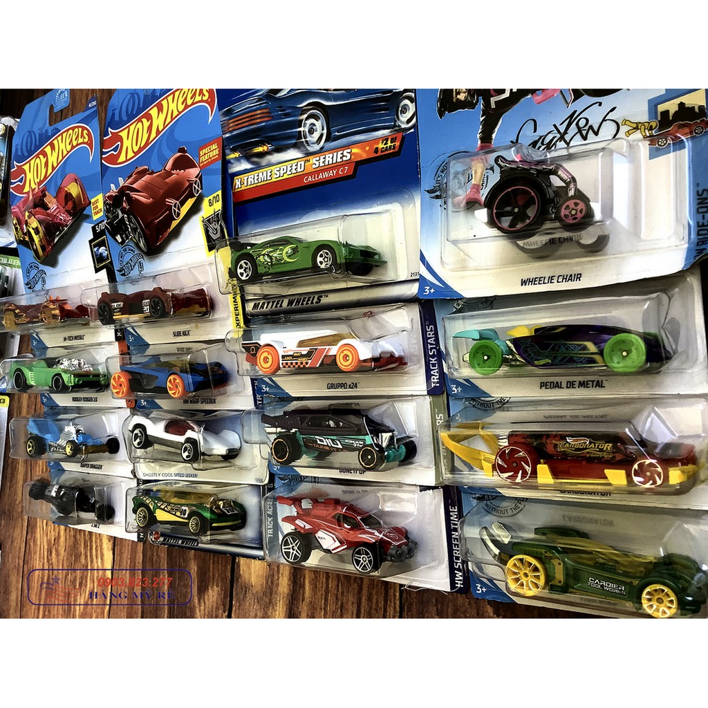 COMBO XE MÔ HÌNH HOTWHEELS 3 CHIẾC TẶNG 1 ( mẫu ngẫu nhiên không trùng)