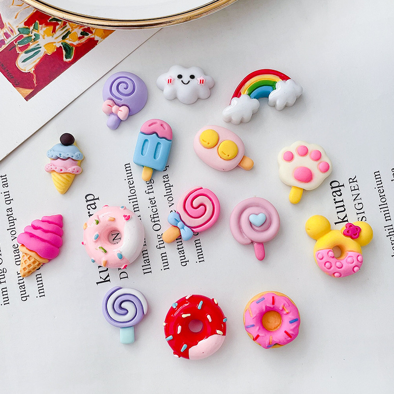 Hình Dán Nổi - Bộ 4 Sticker 3D dán bình nước, trang trí điện thoại- giao ngẫu nhiên 4 hình khác nhau [ Kèm keo 2 mặt ]