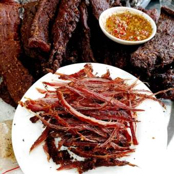 Thịt Lợn Khô Gác Bếp 500gr Tặng Kèm Chẳm Chéo