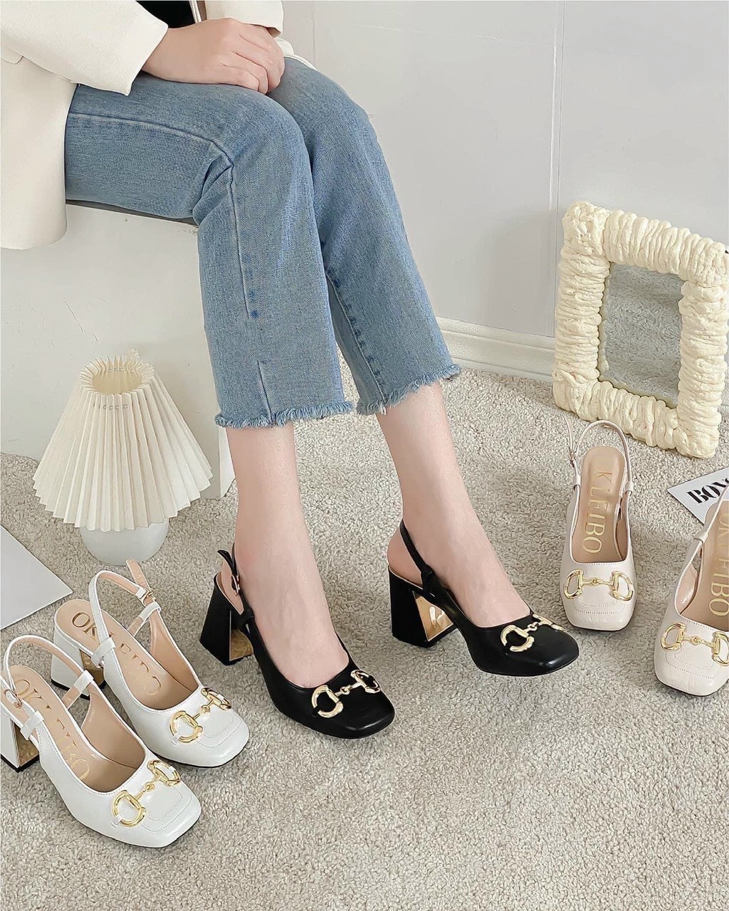 Sandal nữ/giày cao gót nữ bít mũi da lì gót vuông 7f cực xinh- sandal cài khuy gót mạ vàng