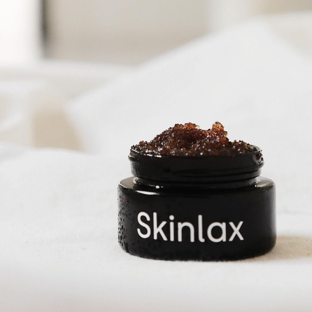 Tẩy Da Chết Môi Mật Ong Gừng Skinlax