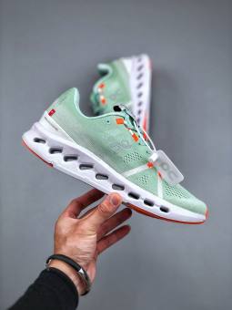 Cá tính hơn cùng đế khí động học, Giày chạy bộ nữ - Cloud Runing Cloudrunner - Tặng kèm tất