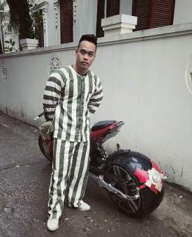 Bộ Pijama DD Tù Trưởng Kẻ Sọc Nam Nữ Cực Kỳ Độc Lạ Nha Hot Dã Man VM834