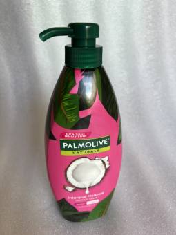 Dầu gội và xả Palmolive Dưỡng Ẩm Bổ Sung Chiết Xuất Sữa Dừa