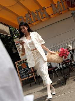 Áo vest trắng kem tay ngắn SY STORE