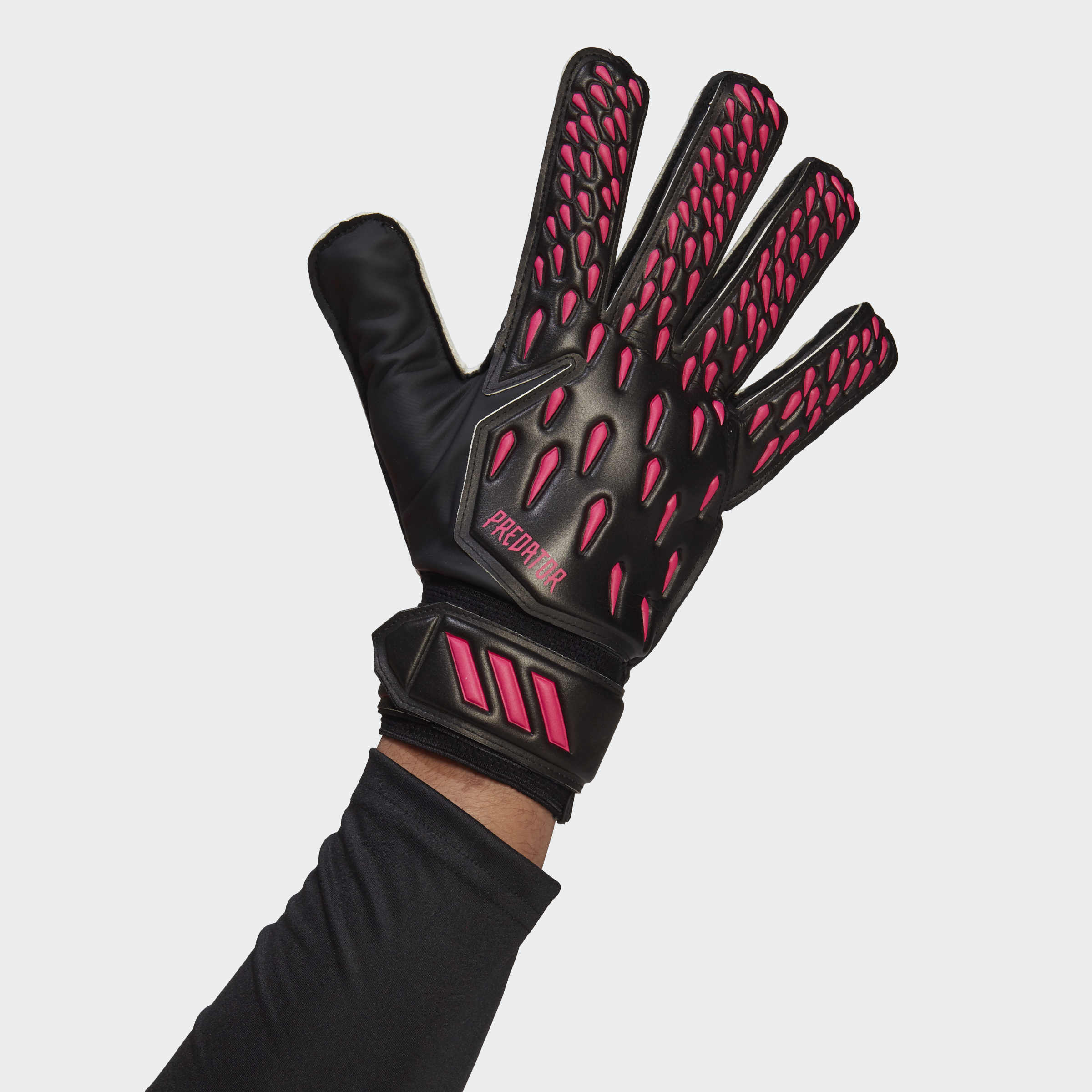 soccer goalie gloves with metal