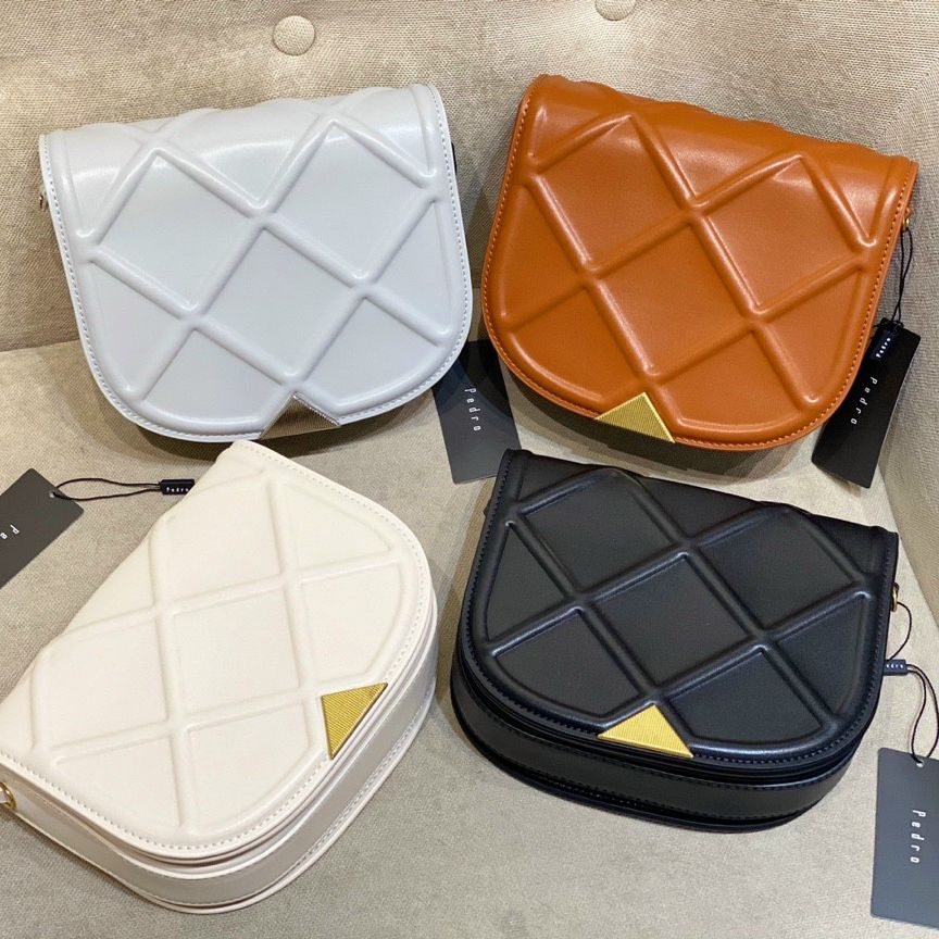 Túi đeo chéo nữ  [2021] sẵn 4 màu PW2-76390070 Size : 19,7cm x16,5cm x6cm