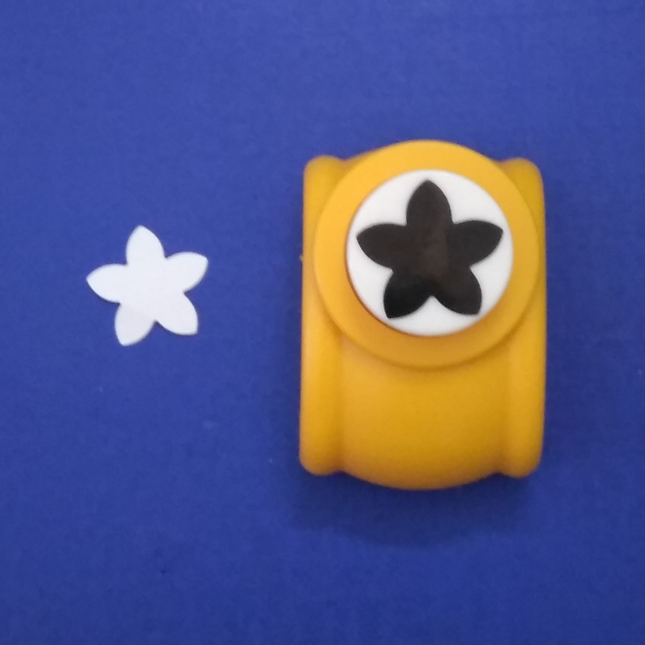 Dập lỗ tạo hình 2.5cm