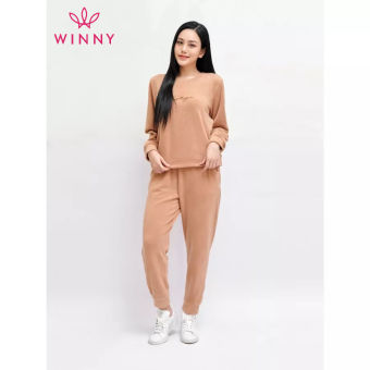 WINNY - Bộ đồ nỉ bông tay dài quần dài mặc nhà họa tiết chữ thuê 1MNNB22507D