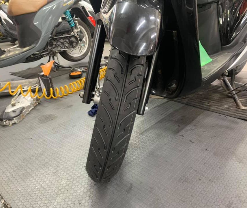 Cặp vỏ dunlop d451 zin theo xe sh ý 100/80-16 và 120/80-16