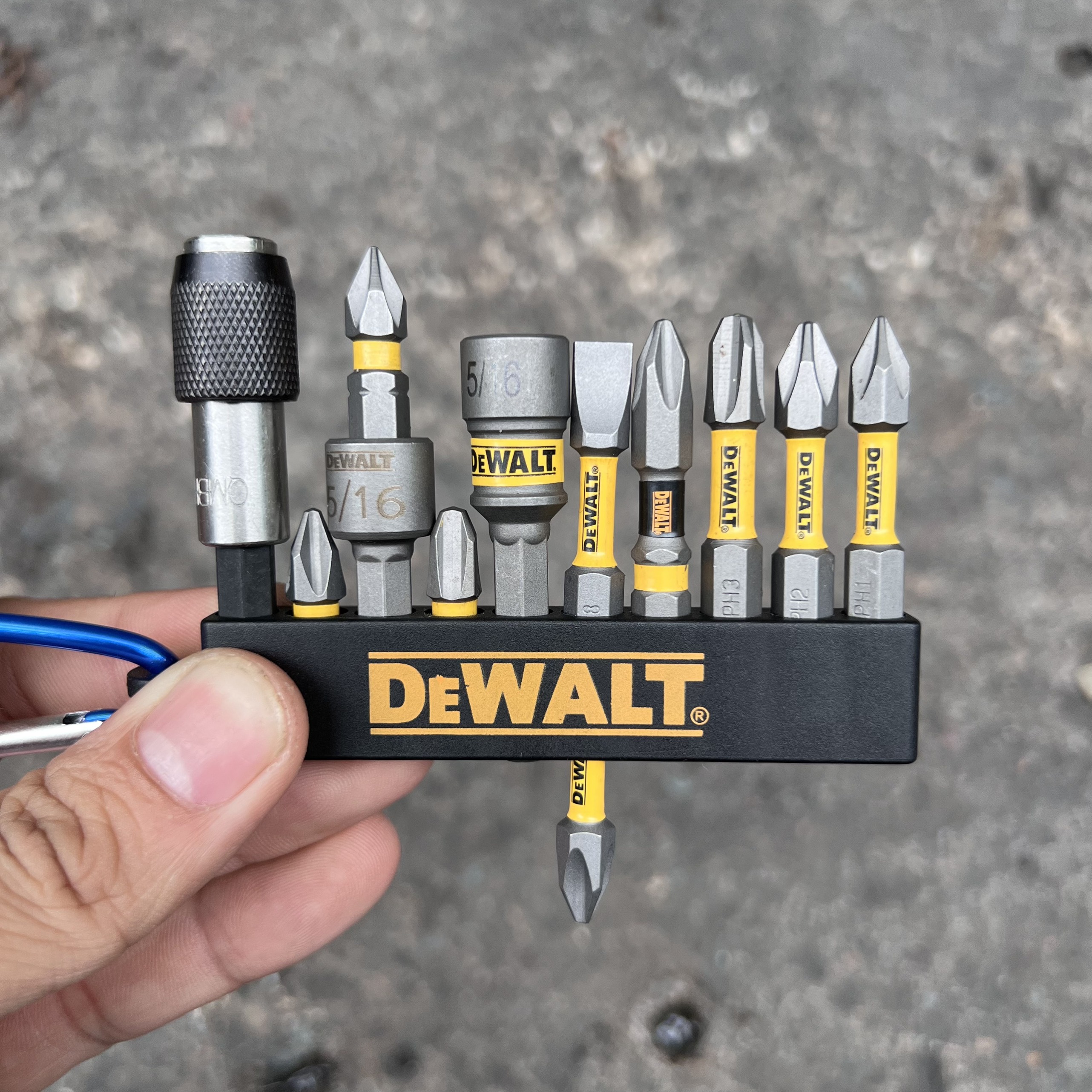 Bộ mũi vít dewat + 2 đầu bắn tôn