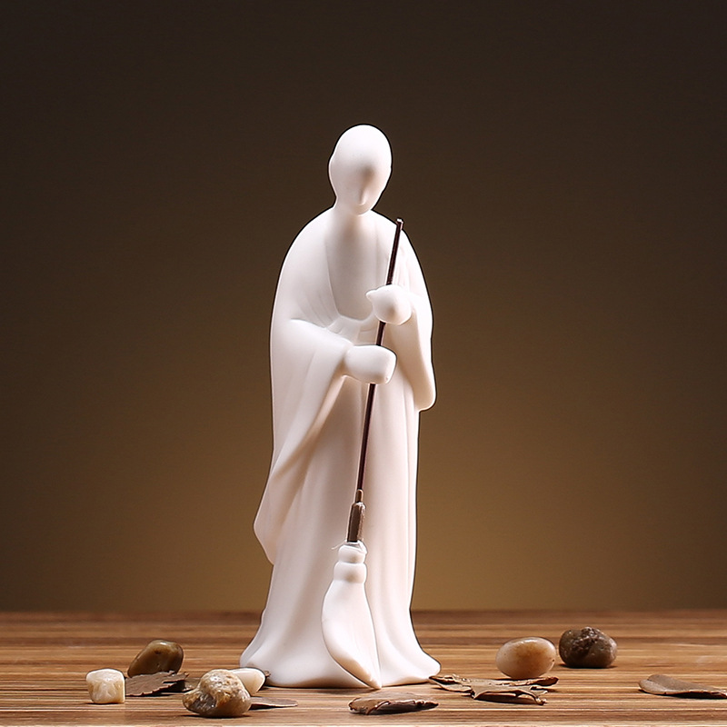 Tượng tăng nhân quét lá gốm bạch định - Thiền sư quét lá đa - Trang trí - Phong thuỷ - Quà tặng