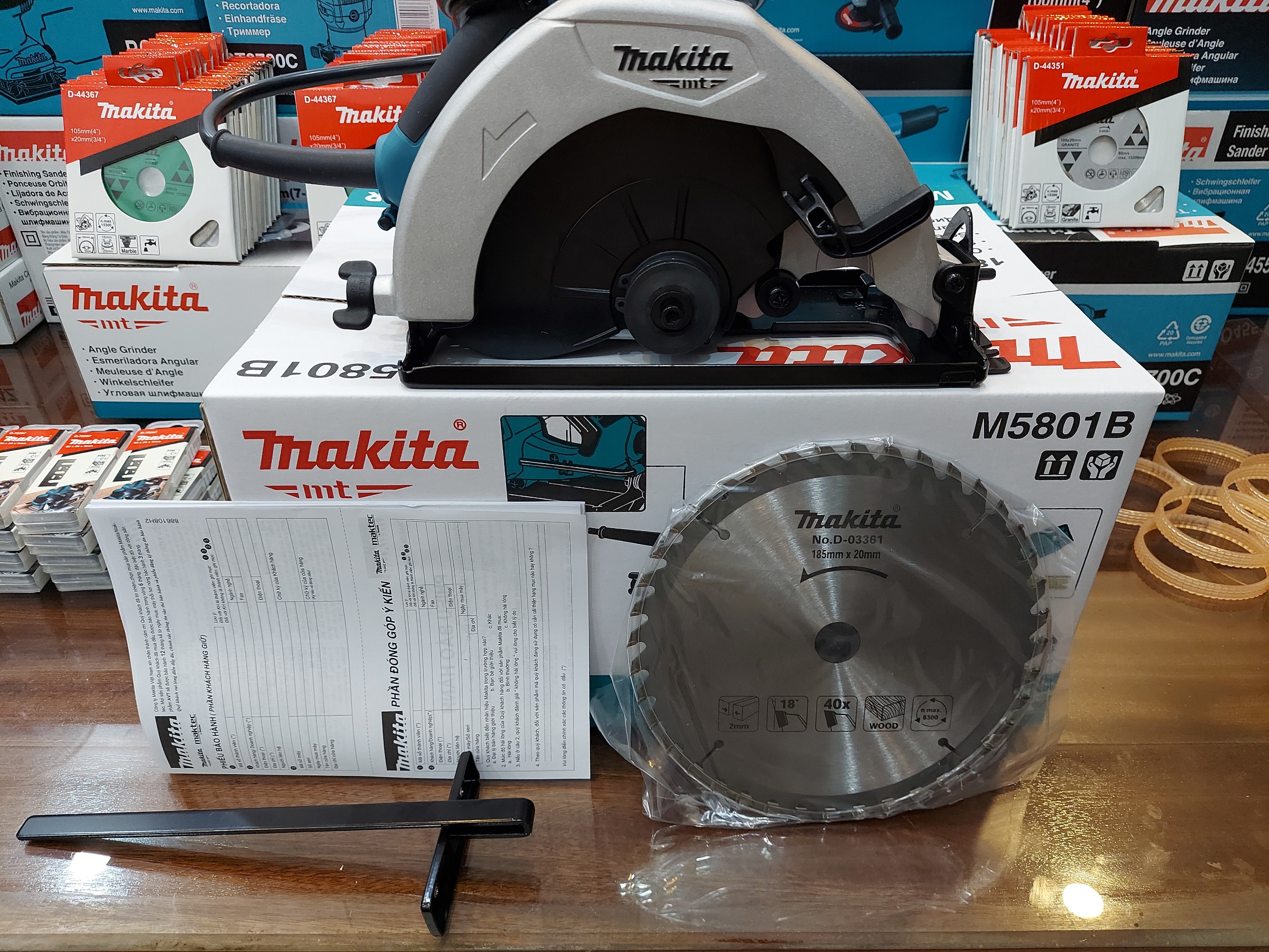 Máy cưa đĩa cầm tay makita m5801b - circular saw - 185mm/1,050w/4,900rpm - made in thailand - lưỡi 185mm x 20mm - cắt/xẻ vật liệu -