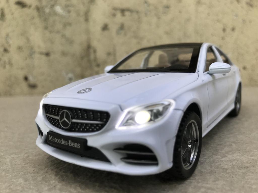 Xe mô hình ô tô mercedes c260l 1:32