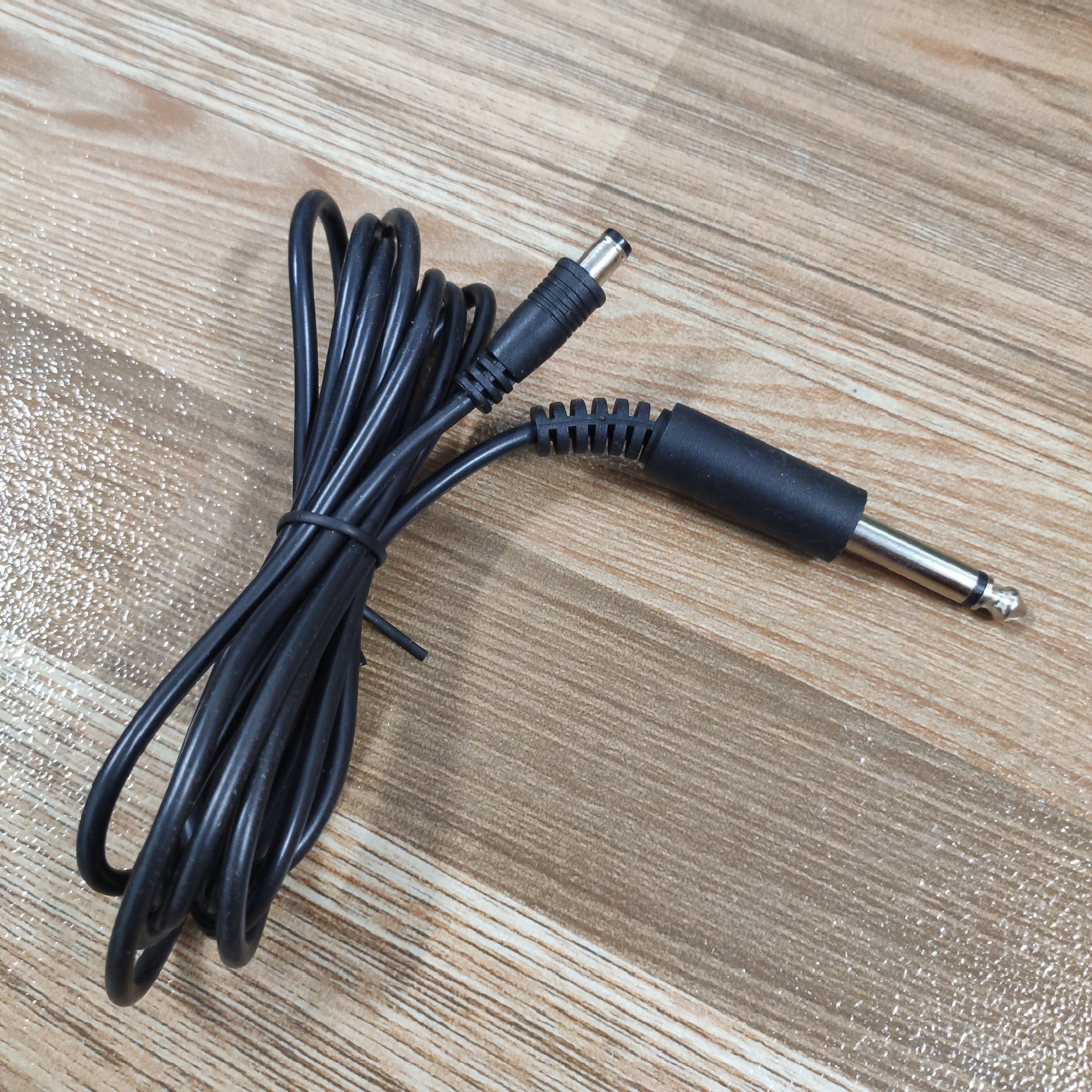 Dây dc của máy xăm pen