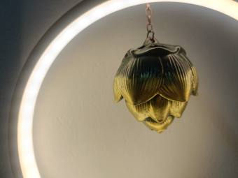 Lư sen chảy ngược dùng để đốt trầm hoặc hương