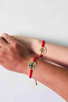 Cặp vòng tay đồng xu tết chỉ đỏ mic 2 bi vàng may mắn