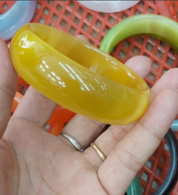 Vòng tay đá mắt mèo thiên nhiên.