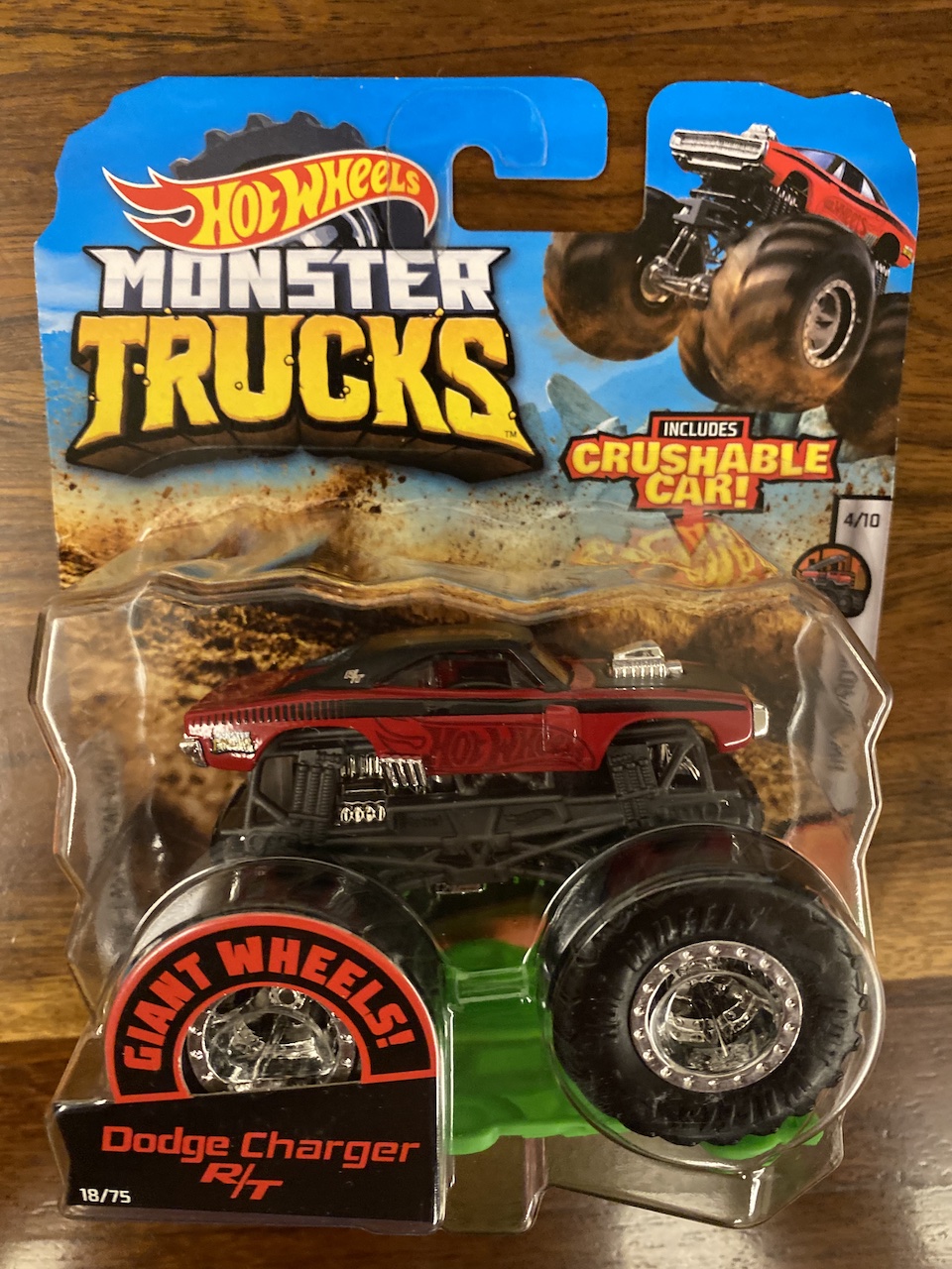 Hot Wheels Monster Trucks Bone Shaker die-cast 1:24 Scale Vehicle with  Giant Wheels for Kids Age 3 to 8 Years Old Great Gift Toy Trucks Large  Scales