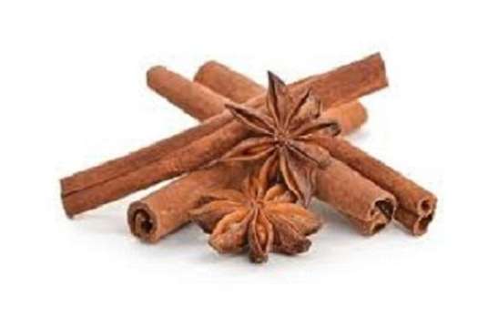 TINH DẦU QUẾ CHAI 500ml