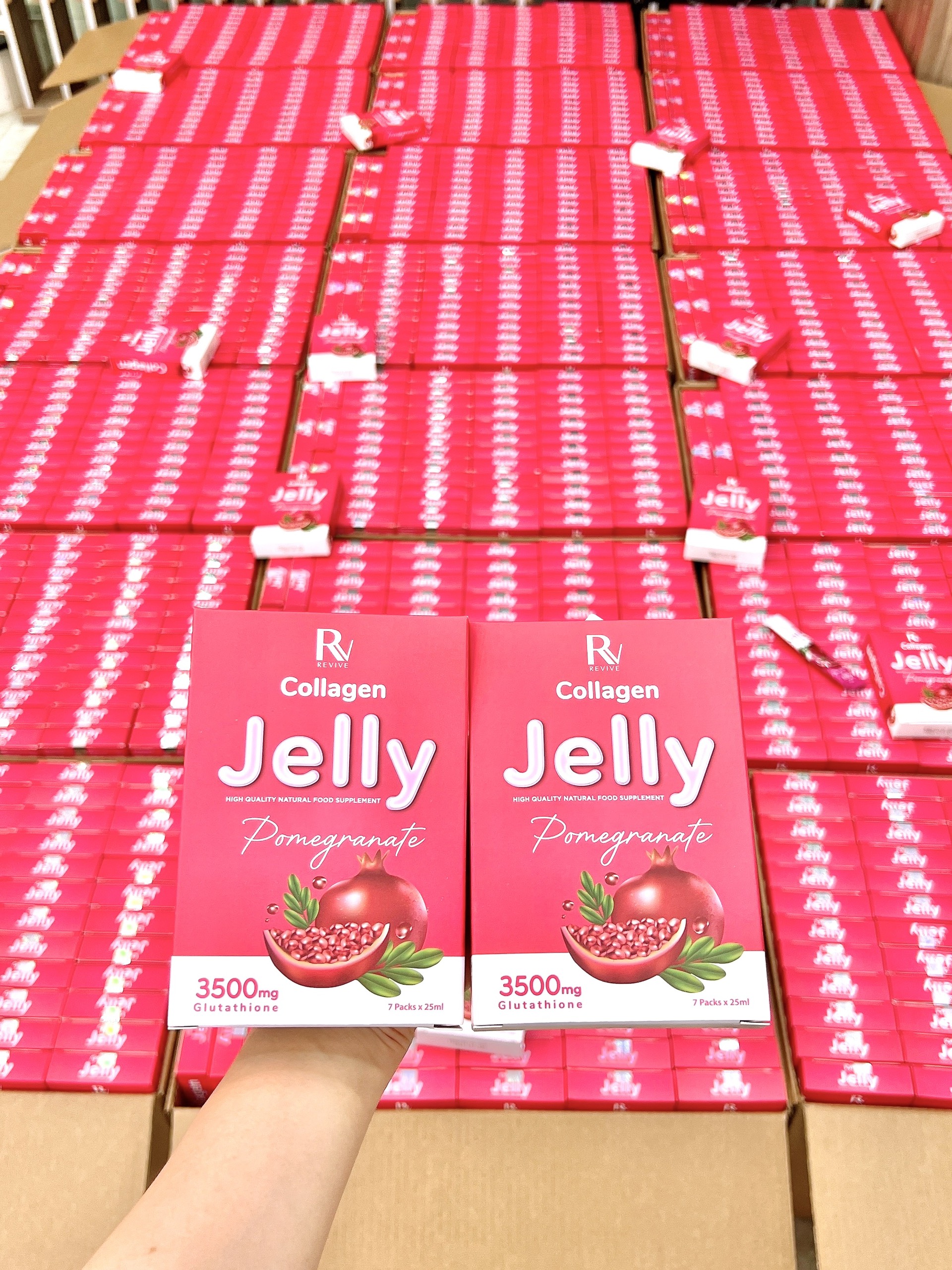 Thạch lựu collagen jelly Thụy Sĩ giúp trắng da mịn màng