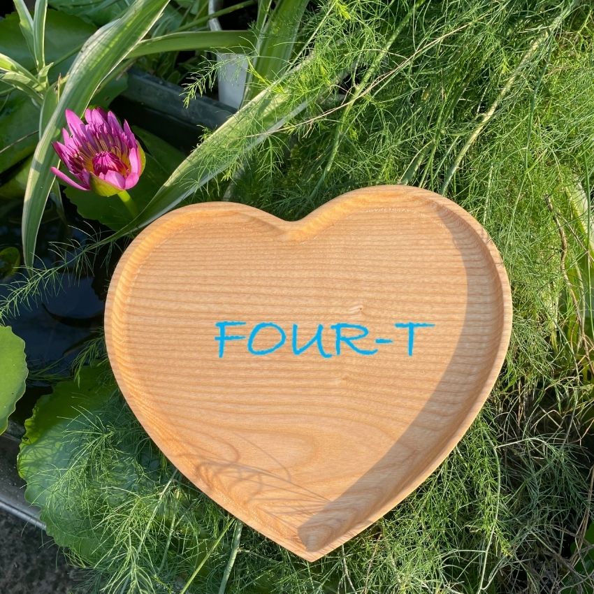 Khay gỗ decor đựng thức ăn hình trái tim, four-t shop