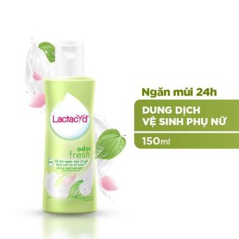 Dung dịch vệ sinh phụ nữ từ lá trầu không và nước hoa hồng Lactacyd 150ml tặng 1 móc khóa dễ thương