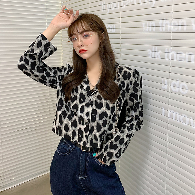 Áo nữ croptop cổ sơ mi tay dài hoạ tiết da báo hot trend ATD022 Xưởng Của Vi