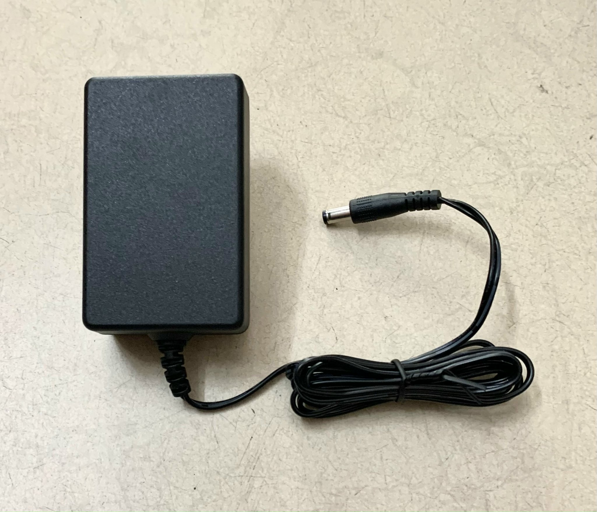 Adapter 15v-2.5a