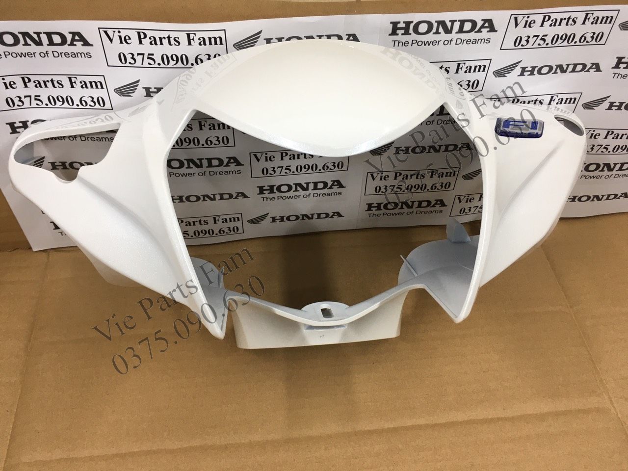 ỐP ĐẦU TRƯỚC VISON 2015-2020 MÀU TRẮNG, CHÍNH HIỆU HONDA MOTOR VN