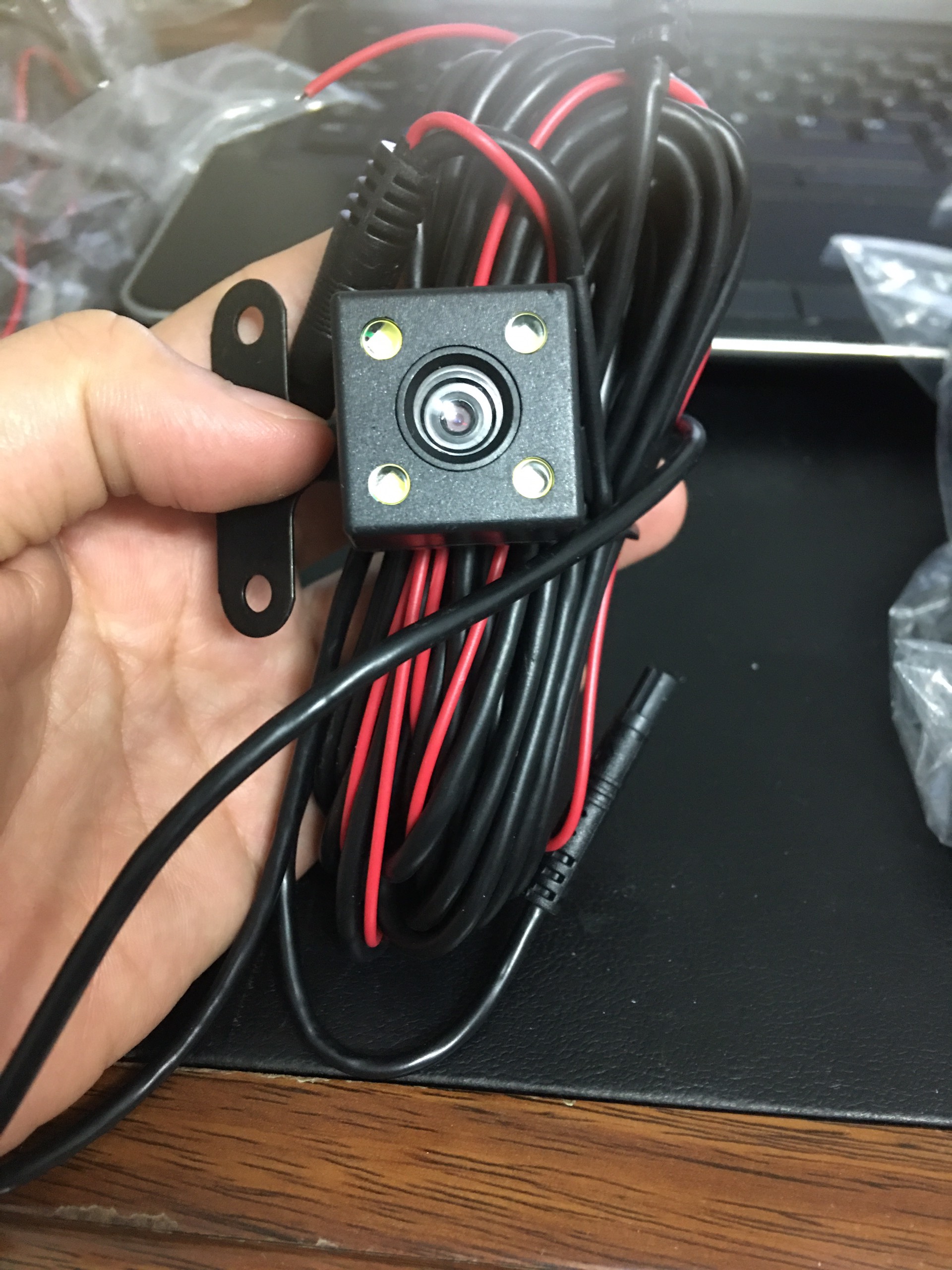 Camera lùi chuẩn hd có 4 led 5 chân
