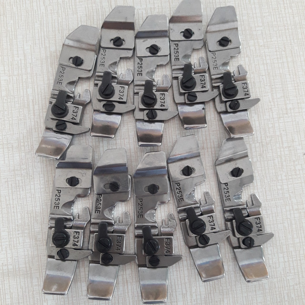 Đế chân vịt sắt máy vắt sổ 4 chỉ công nghiệp