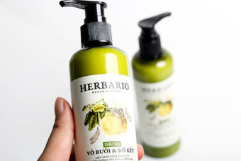 Combo 2 chai Dầu xả Vỏ bưởi và Bồ kết Herbario 270ml giúp ngăn rụng tóc đen óng tự nhiên.