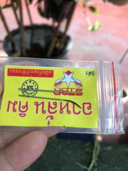 2 Kim Cong y tế khâu gà