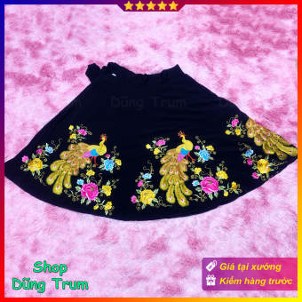 Quầy xéo hầu đồng kết hợp trang phục khăn chầu áo ngự